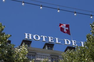 De janvier à septembre, l'hôtellerie suisse a enregistré 33,7 millions de nuitées, ce qui correspond à une hausse de 1,8% par rapport à la même période de l'année précédente. Les hôtes indigènes ont généré 16,3 millions de nuitées, en recul de 0,6%. KEYSTONE/MARTIAL TREZZINI